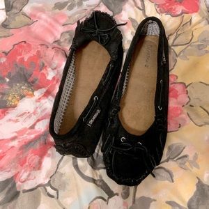 ⭐️2 for $15⭐️Bearpaw black suede moccasin flats